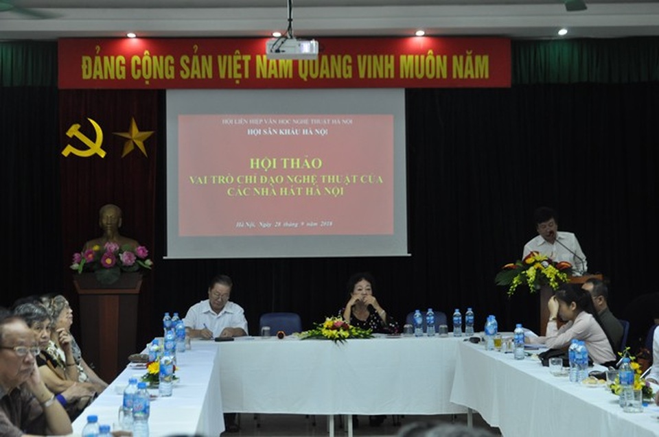 Chạy theo thị hiếu tầm thường, chọc cười tức thời… sẽ khó lòng tồn tại? - 1 Toàn cảnh buổi hội thảo Vai trò chỉ đạo nghệ thuật ở các Nhà hát Hà Nội hiện nay diễn ra tại Hà Nội.
