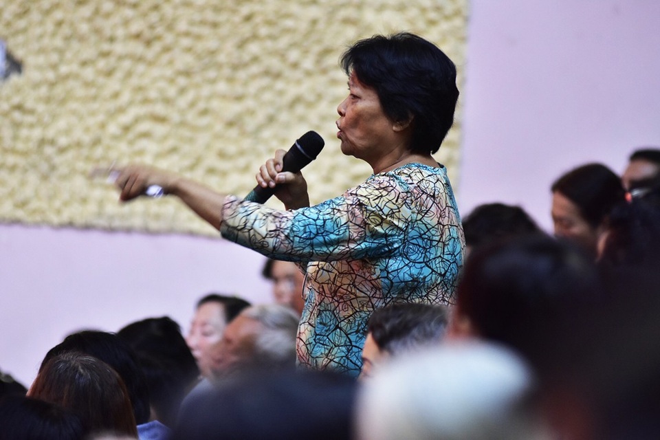 Cử tri mong thành phố lo cho dân Thủ Thiêm trước khi xây nhà hát 1.500 tỷ - 2 Cử tri Lê Thị Bạch Tuyết cho rằng Thành phố hãy lo giải quyết dứt điểm vấn đề Thủ Thiêm rồi hãy xây nhà hát