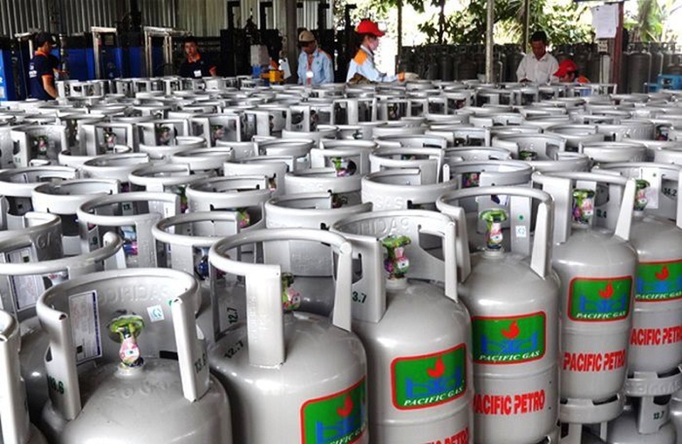 Doanh nghiệp kinh doanh gas “kêu trời” vì phải lập sổ theo dõi vỏ chai LPG - 1 Nhiều doanh nghiệp, cửa hàng gas tại TPHCM “kêu trời” vì việc lập sổ theo dõi vỏ chai LPG.
