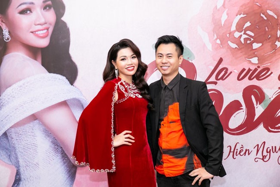Dương Cầm sợ hãi khi phối “La vie en rose” cho Hiền Nguyễn - 1 Nhạc sĩ Dương Cầm và ca sĩ Hiền Nguyễn tại buổi ra mắt MV “La vie en rose”. (Ảnh: Hải Bá)