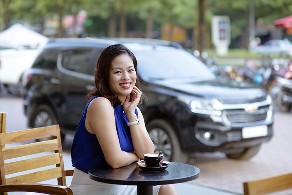 Chuyện những “bóng hồng” đằng sau vô-lăng - 1 Chuyện những “bóng hồng” đằng sau vô-lăng - 1