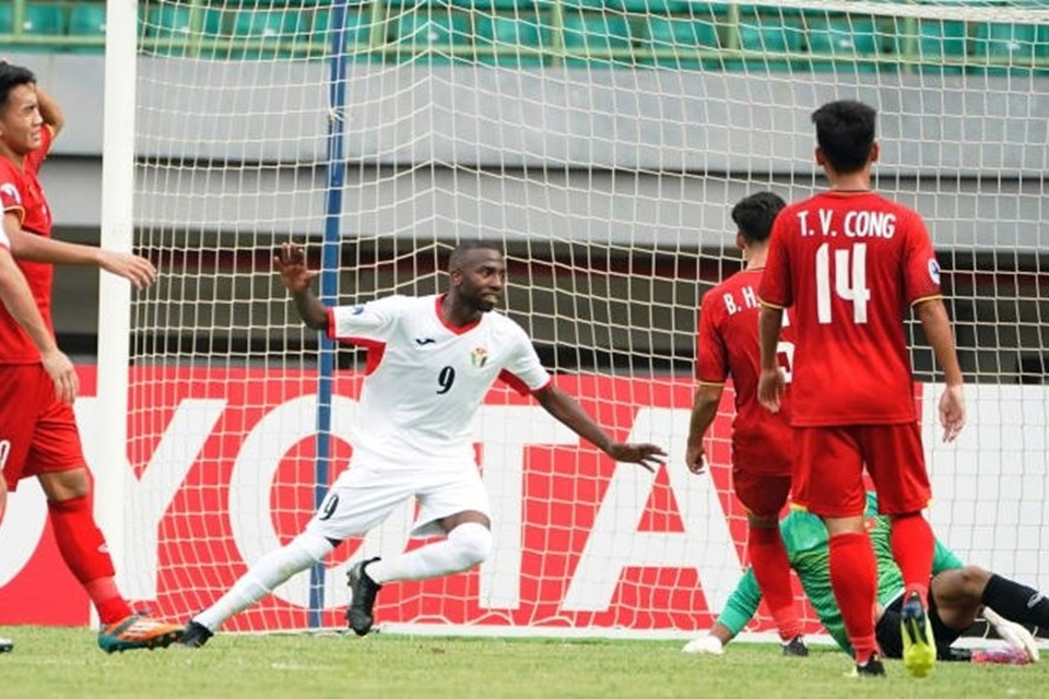 U19 Việt Nam thất bại trước Jordan: Đâu chỉ là vấn đề thể lực - 1
U19 Việt Nam thua đau đớn Jordan ở ngày mở màn giải U19 châu Á