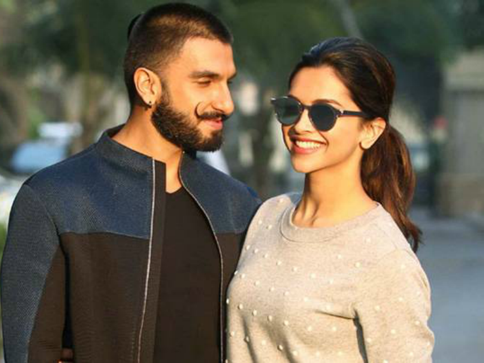 
Cặp diễn viên đình đám Ấn Độ Ranveer Singh và Deepika Padukone đã xác nhận với báo giới rằng họ sẽ kết hôn vào ngày 14 và 15 tháng 11 tới đây. Cặp sao giàu có đã chia sẻ một thông báo về đám cưới trên trang cá nhân Twitter và Instagram nhưng chưa tiết lộ địa điểm tổ chức hôn lễ

