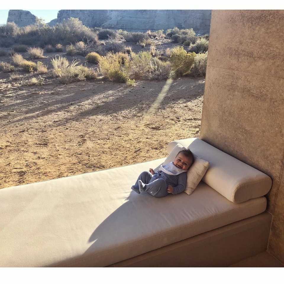 Candice Swanepoel thon thả địu con ra phố - 8 
Với cô, con cái là quan trọng nhất