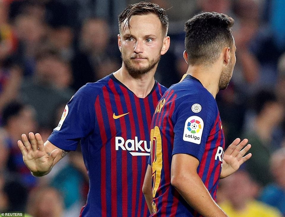 Barcelona 4-2 Sevilla: Messi chói sáng và chấn thương - 9
Rakitic nâng tỷ số lên 4-1 cho Barcelona ở phút 88