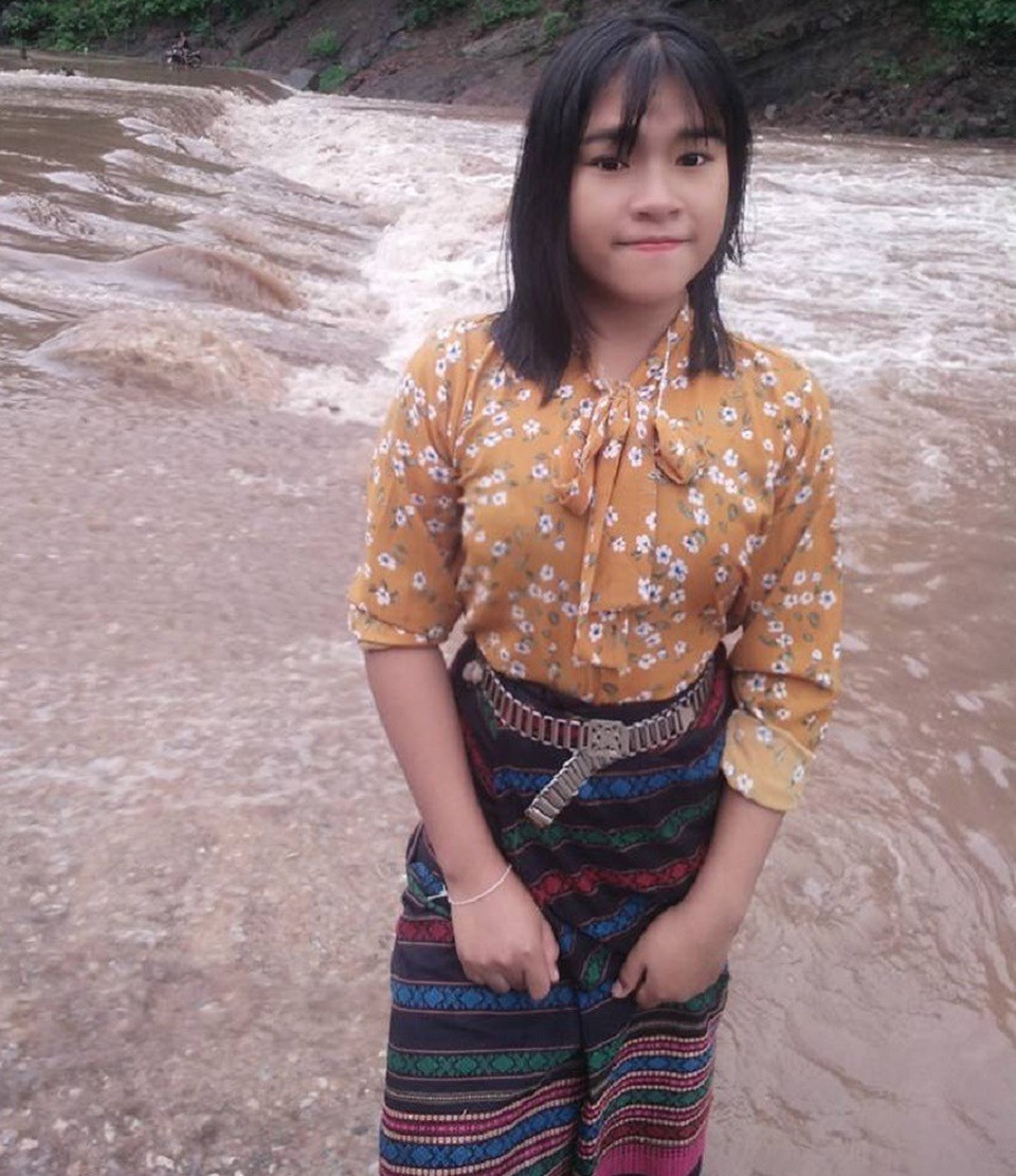 Chuyện nữ sinh người Ma Coong đầu tiên học đại học và ước mơ lớn từ bản nhỏ - 1 Y Hát, cô nữ sinh người Ma Coong.