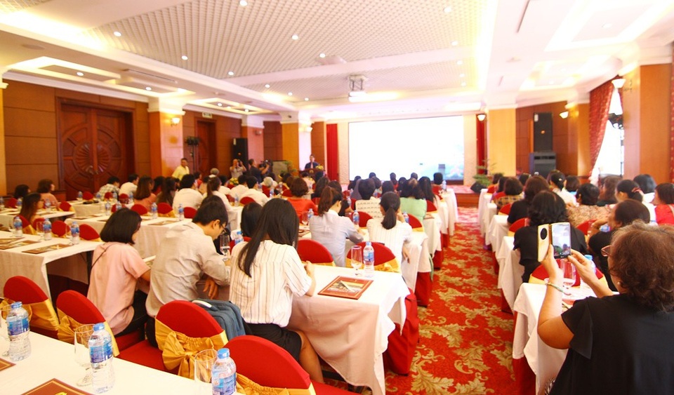 
Chương trình “Tháng 10 Hồng – Nâng cao nhận thức về ung thư vú” hướng đến cộng đồng với nhiều người dân, bệnh nhân, chuyên gia tham dự
