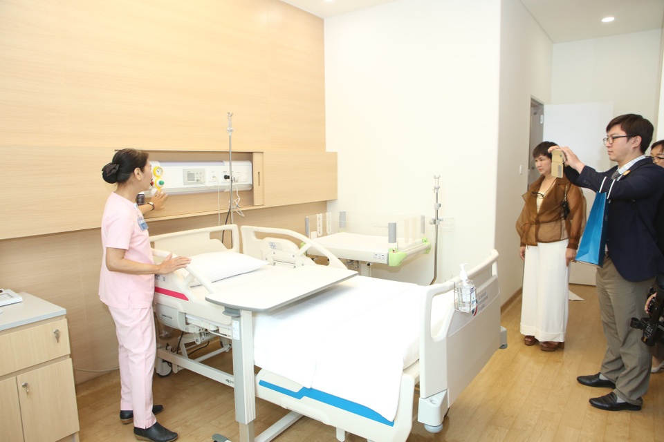 Khai trương Bệnh viện Quốc tế Mỹ (AIH) - Bệnh viện quốc tế đầu tiên tại Việt Nam theo tiêu chuẩn Mỹ - 5 Khai trương Bệnh viện Quốc tế Mỹ (AIH) - Bệnh viện quốc tế đầu tiên tại Việt Nam theo tiêu chuẩn Mỹ - 5