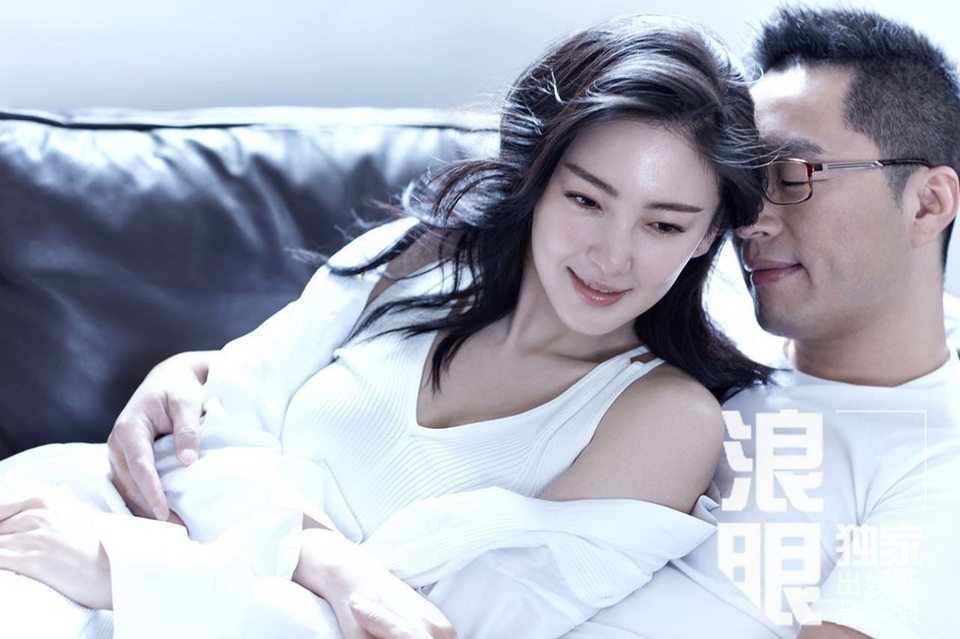 "Mỹ nhân ngư" Trương Vũ Kỳ ly dị người chồng thứ hai sau 1 năm kết hôn - 1
Trương Vũ Kỳ và người chồng thứ hai, doanh nhân Viên Ba Nguyên ly dị sau hơn 1 năm kết hôn.