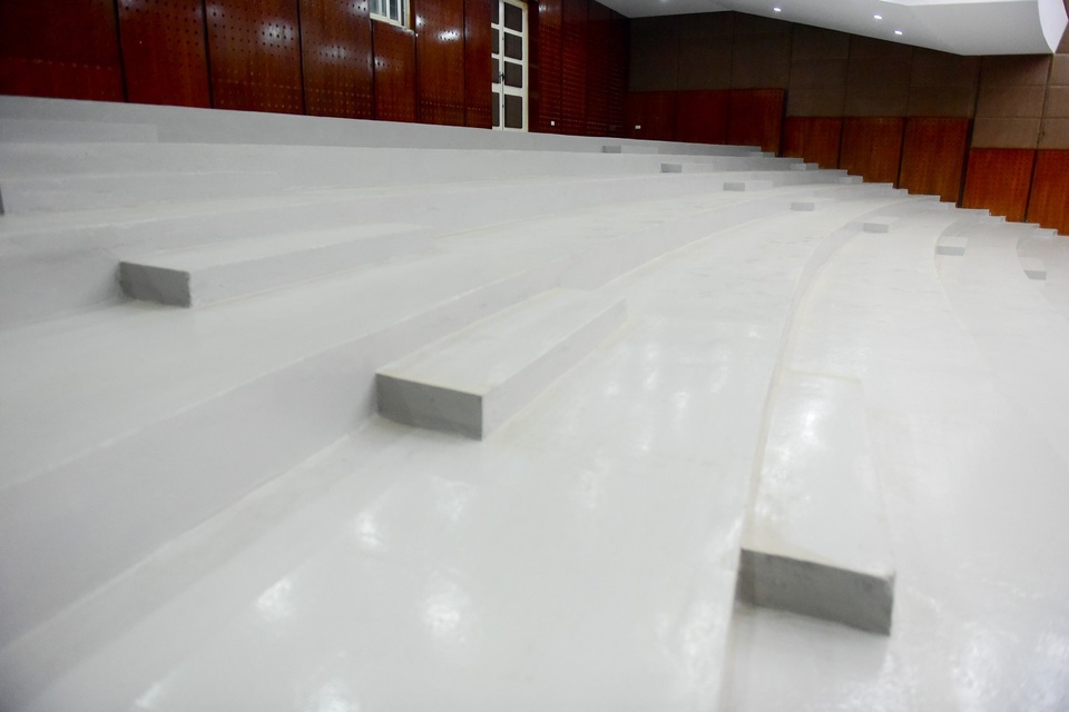 Nhà hát cấp huyện hơn trăm tỷ đồng 6 năm chưa xây xong - 5
Khu ngồi của khán giả với sức chứa khoảng 650 người.