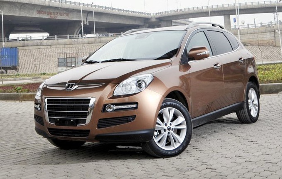 Ô tô Đài Loan: 1 lần xuất hiện rồi mất hút ở Việt Nam - 1
Chiếc Luxgen SUV 7 chỗ (U7) đời 2012 đã từng được nhập vào VN