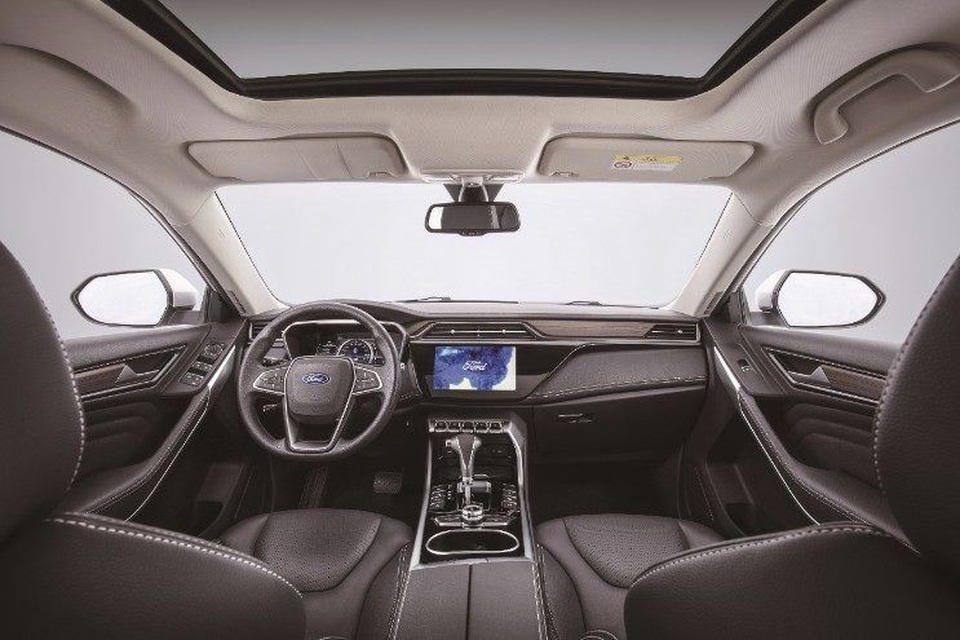 Doanh số tụt dốc, Ford ra xe "chống ế" tại Trung Quốc - 3