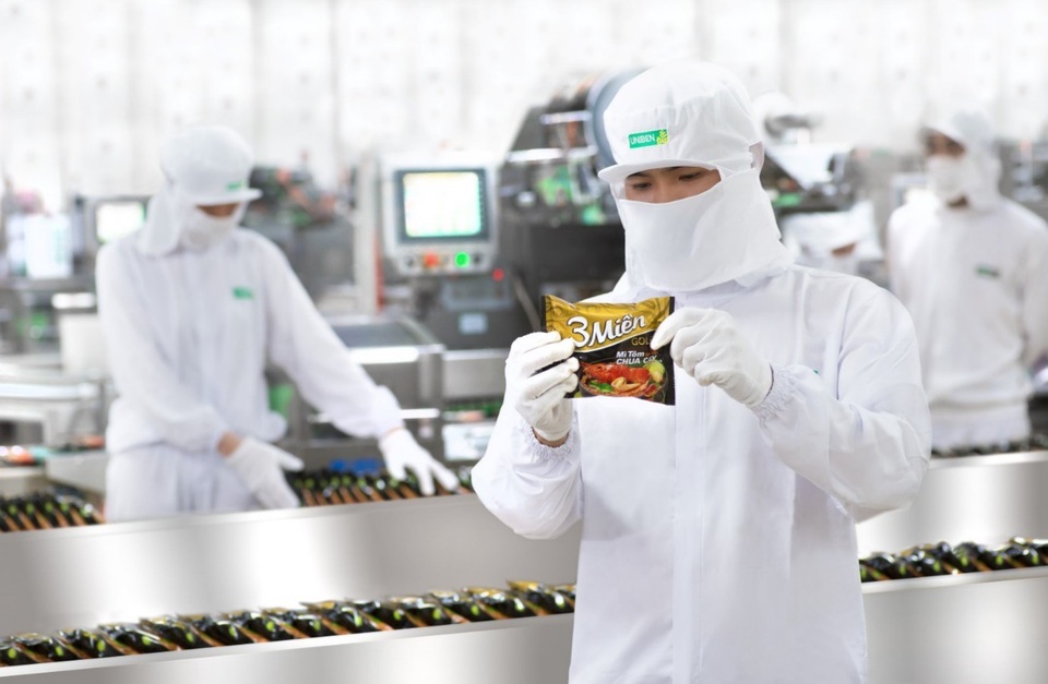 3 Miền và chiến lược để dẫn đầu - 2
Các máy móc thiết bị hiện đại, công nghệ sản xuất tiên tiến và áp dụng một quy trình đảm bảo chất lượng nghiêm ngặt đã cho phép Uniben tạo ra các sản phẩm chất lượng, thơm ngon và đậm đà hương vị Việt” đặc trưng.