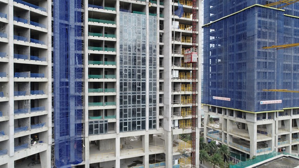 Khẳng định đẳng cấp, Sunshine City – mạnh tay phủ kính Low-E cho toàn bộ dự án - 4 Chủ đầu tư Sunshine Group đã sử dụng hệ Unitized cho việc bao kính toàn bộ tòa nhà Sunshine City.