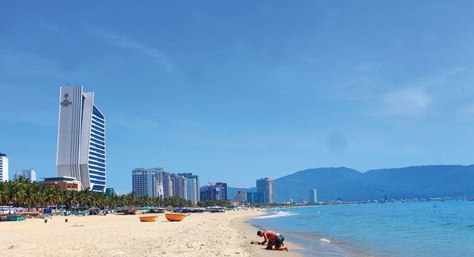 Bộ Xây dựng cảnh báo rủi ro, kiểm soát chặt đầu tư mới loại hình "condotel" - 1 Nguồn cung loại hình bất động sản nghỉ dưỡng lớn và đa dạng; trong khi đó, các điều kiện của hợp đồng không chặt chẽ, rõ ràng, minh bạch dẫn đến tiềm ẩn rủi ro...