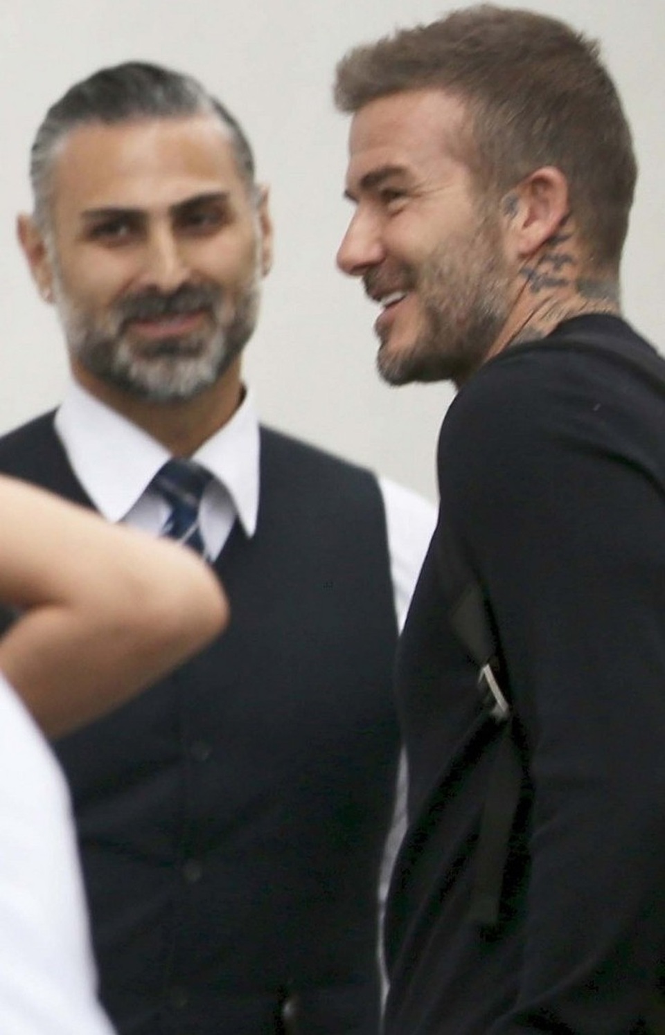 Vợ chồng David Beckham xuất hiện hạnh phúc sau lời tâm sự "hôn nhân không hề dễ dàng" - 8
Từ tháng 6 tới giờ, gia đình David và Victoria không ít lần đối mặt với tin đồn hôn nhân rạn nứt và đang thực hiện thủ tục ly dị. Trên trang cá nhân, họ luôn đăng tải hình ảnh hạnh phúc của cả gia đình và dành cho đối phương những lời ngọt ngào như muốn đánh tan những thị phi.
