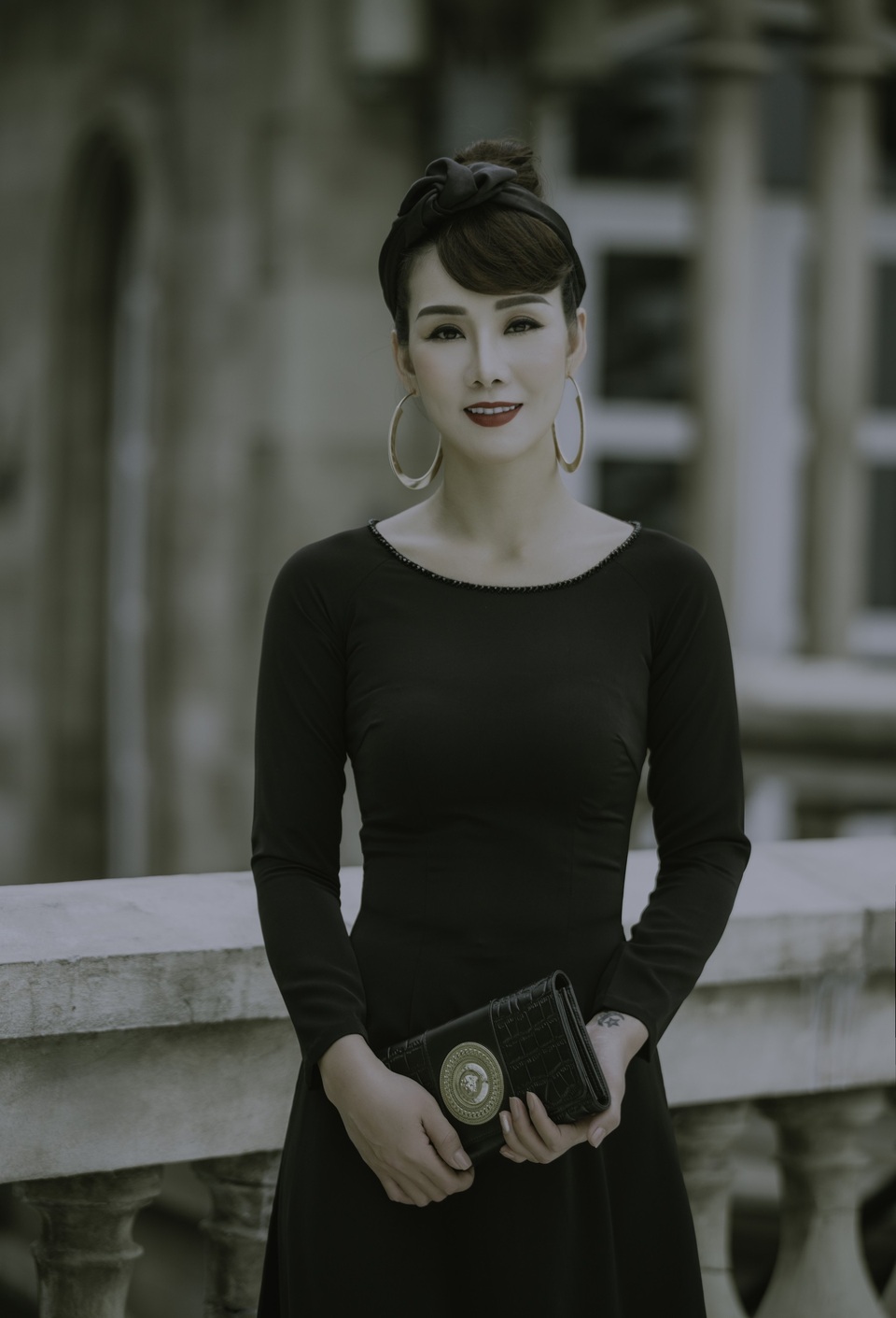 
Sao Xa cũng nhắn nhủ những người phụ nữ rằng, phái đẹp luôn xứng đáng được hưởng những gì tốt đẹp nhất, nên học cách tự tạo những điều tốt đẹp thay vì chờ đợi người đàn ông nào đó mang đến.
