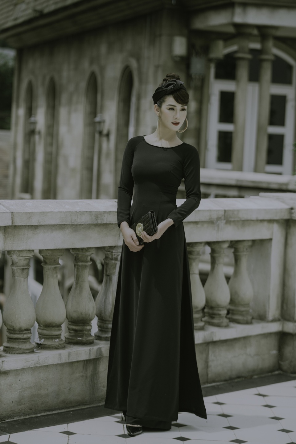 
5 năm sau khi chia tay người chồng thứ hai, hiện tại 8 mẹ con Sao Xa đang có cuộc sống sung túc, thoải mái tại Hà Nội. Dù bận rộn nhưng Sao Xa không bao giờ quên chăm sóc bản thân mình. Đối với cô, phụ nữ phải biết yêu bản thân thì mới biết chăm sóc và yêu thương những người xung quanh.
