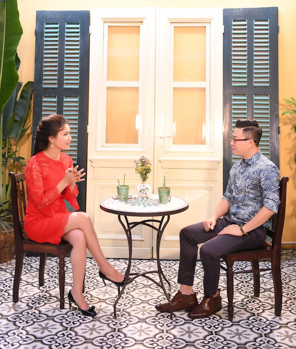 Phạm Phương Thảo ám ảnh về cái nghèo và những trận đòn “nhừ tử” - 1 Phạm Phương Thảo trò chuyện với MC Lê Anh.