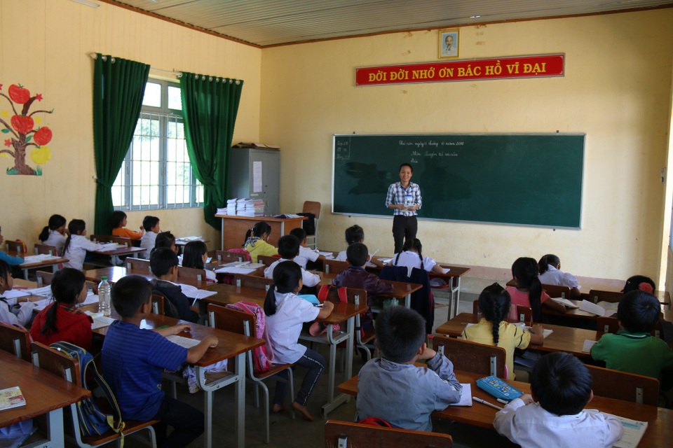Đắk Nông: Khắc phục tình trạng thiếu giáo viên theo kiểu… cầm cự - 3
Để khắc phục tình trạng thiếu giáo viên, nhiều trường phải tăng sĩ số lớp (ảnh minh họa)