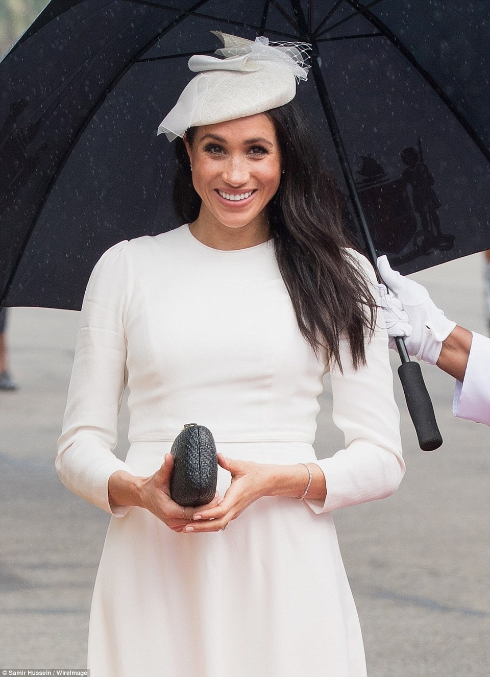 Meghan Markle thanh lịch trong bộ váy xanh - 9 Meghan Markle thanh lịch trong bộ váy xanh - 9