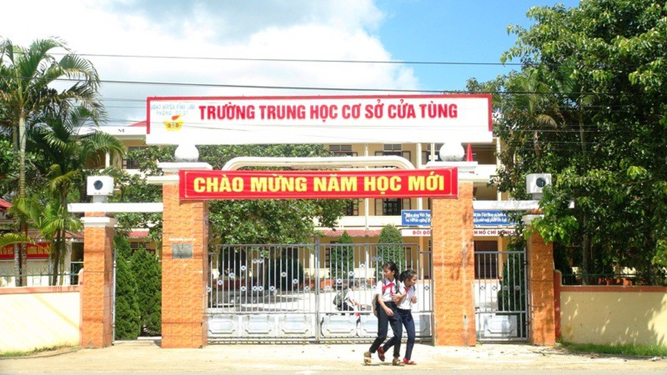 Nhiều bất cập nảy sinh sau quá trình sắp xếp, sáp nhập trường học - 4 Nhiều trường sáp nhập từ 2 đơn vị hành chính khác nhay gây khó trong việc quản lý.