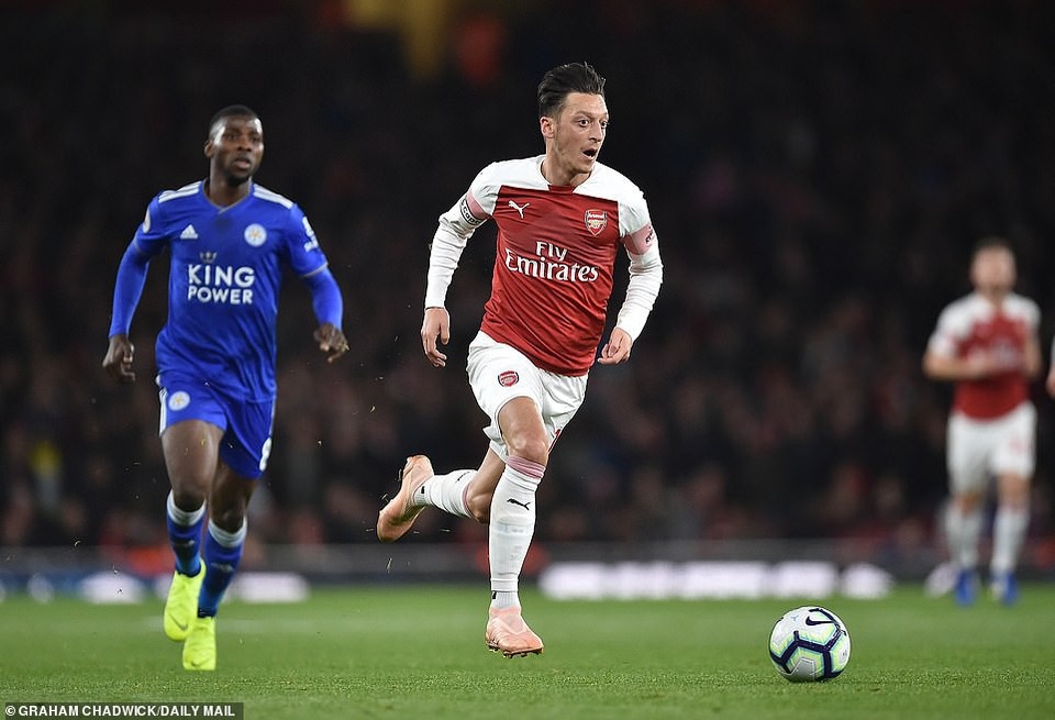 Ngược dòng hạ Leicester, Arsenal nối dài mạch chiến thắng lên bảy trận - 3 Ngược dòng hạ Leicester, Arsenal nối dài mạch chiến thắng lên bảy trận - 3