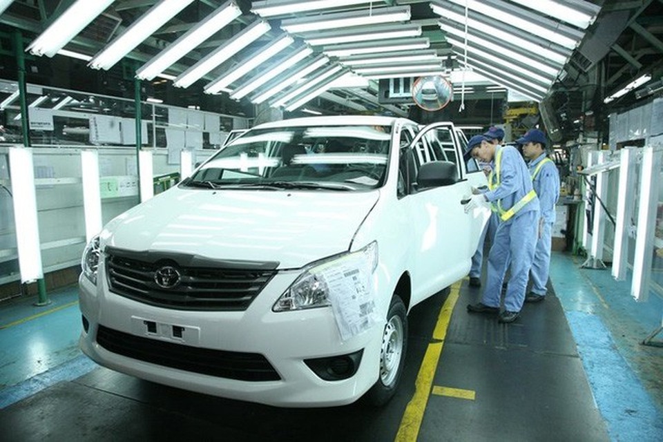 Thuế 0% ô tô lại đắt thêm: Chính sách đặc thù giảm giá xe ở Việt Nam - 2
Giá xe ô tô vẫn ngoài tầm với của đại đa số người dân Việt Nam.