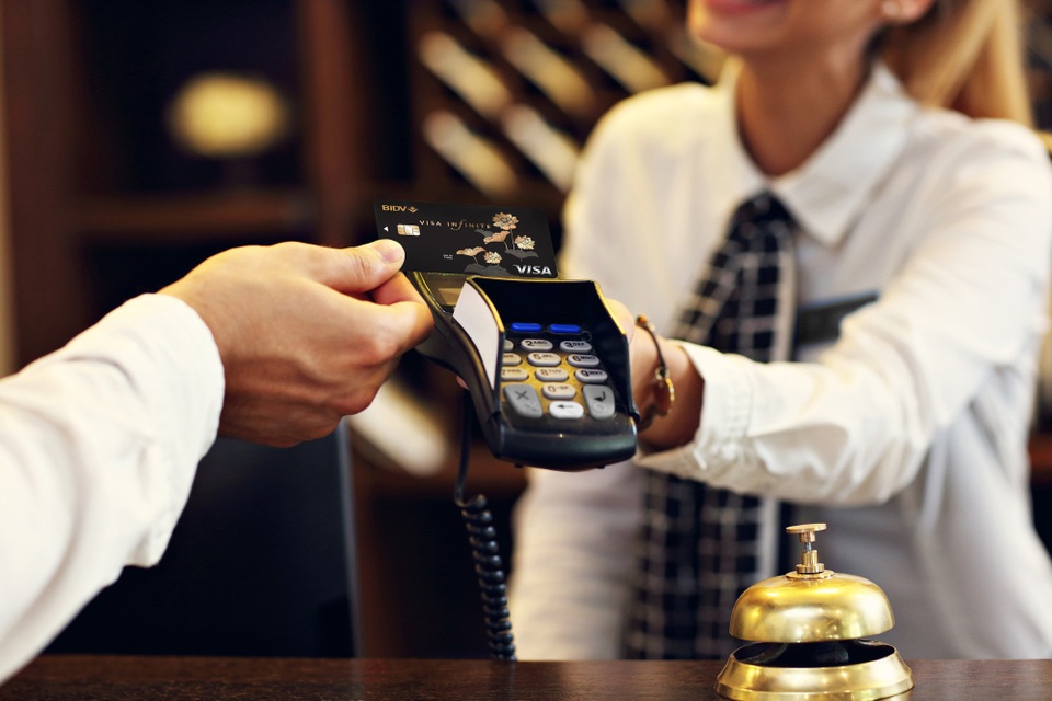 Thẻ tín dụng cao cấp đặc biệt được giới thượng lưu quan tâm. Ảnh: Neamb.com.