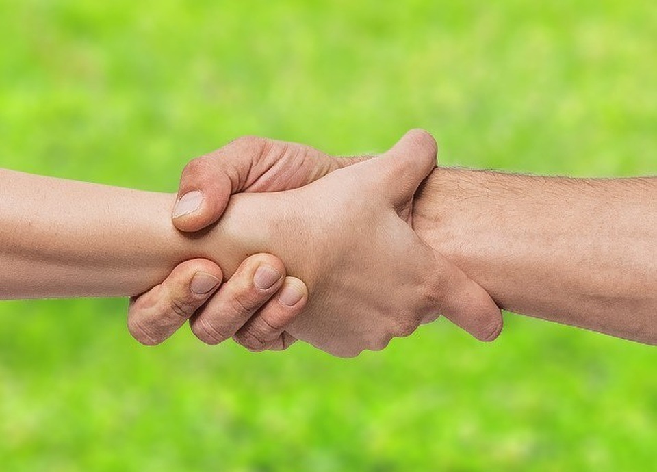 Cách nắm tay tiết lộ gì về mối quan hệ của bạn? - 7 Cách nắm tay tiết lộ gì về mối quan hệ của bạn? - 7
