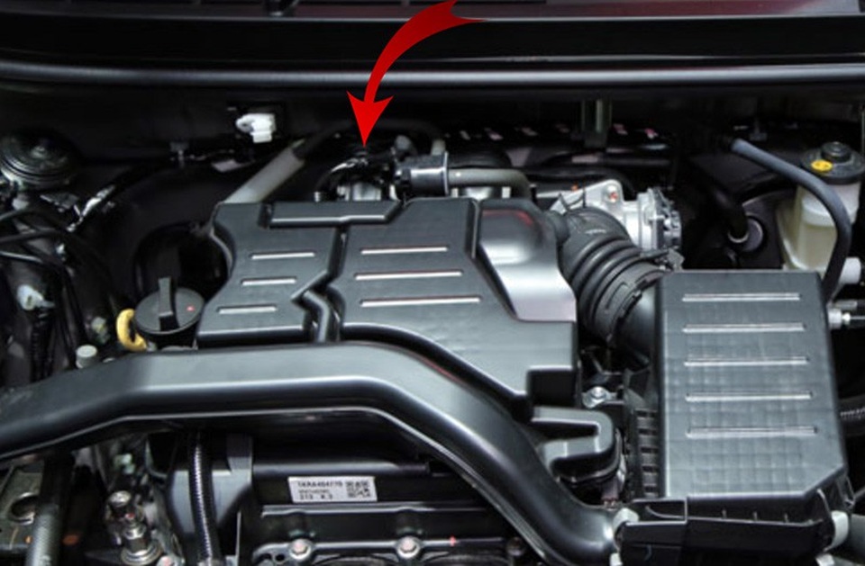 Vì sao Toyota Wigo tại Việt Nam không bị triệu hồi? - 2 Vị trí dây điện điều khiển động cơ trên Wigo có khả năng bị đứt.