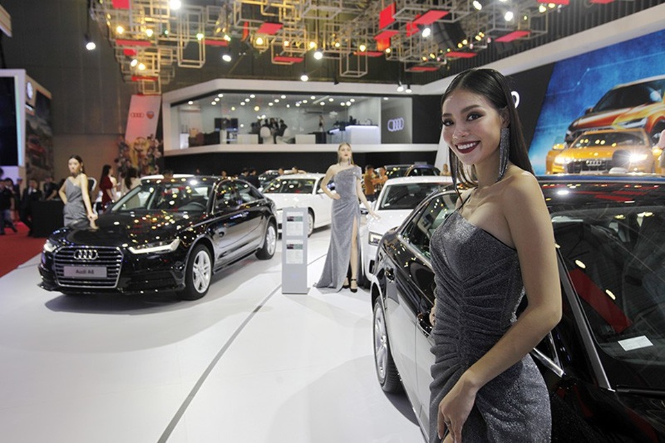Diện kiến tân binh Q8 tại gian hàng của Audi tại Triển lãm Ôtô Việt Nam 2018 - 11 Diện kiến tân binh Q8 tại gian hàng của Audi tại Triển lãm Ôtô Việt Nam 2018 - 11