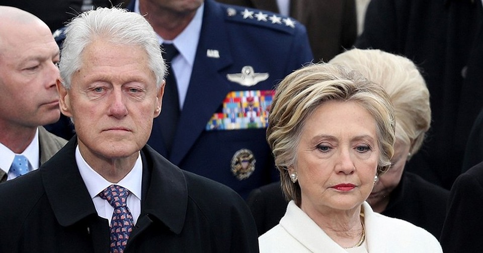 Mỹ phát hiện bưu kiện nghi chứa thuốc nổ gửi tới nhà Obama, Clinton - 1 Cựu Tổng thống Bill Clinton và phu nhân Hillary (Ảnh: Getty)