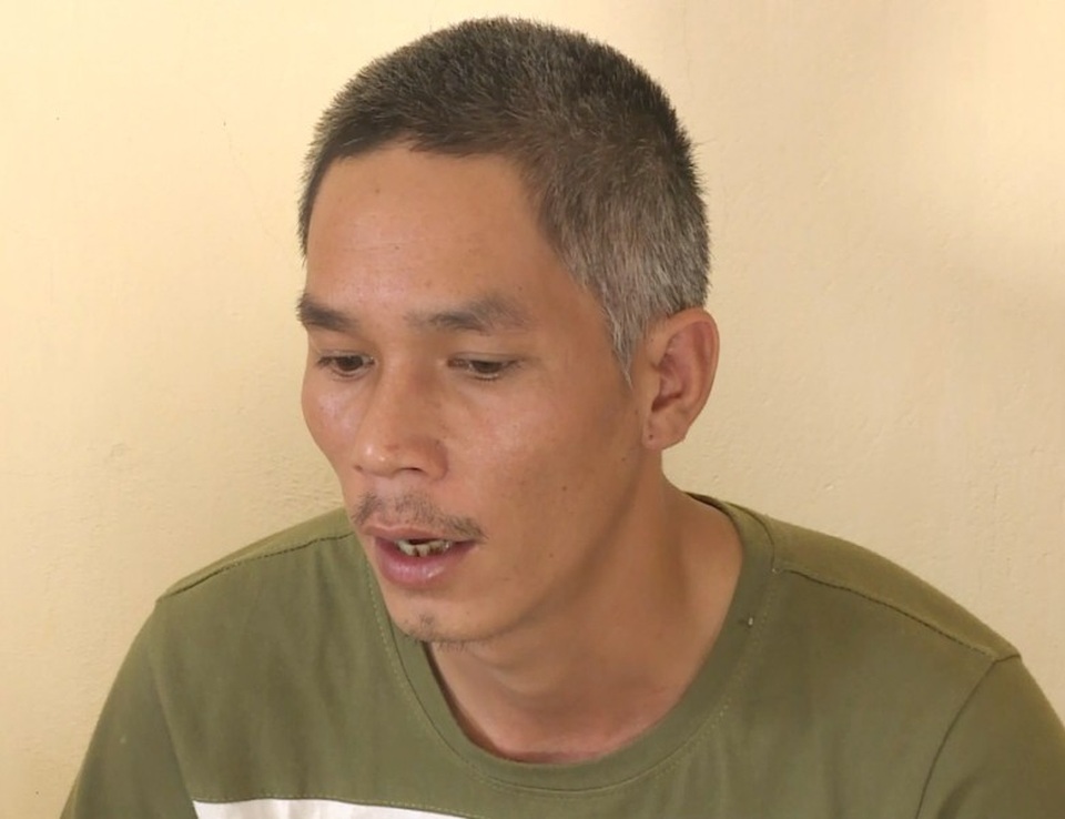 Đối tượng Hùng tại cơ quan công an (ảnh CQĐT cung cấp)