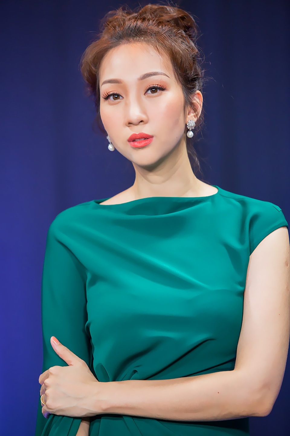 Lều Phương Anh: Nghệ sĩ không có tiền, khó hoạt động showbiz - 2 Khi nghe MC Minh Xù bày tỏ quan điểm “nghệ thuật là một sự khởi nghiệp “start up” 0 đồng”, ca sĩ Lều Phương Anh nhanh chóng lên tiếng phản đối.