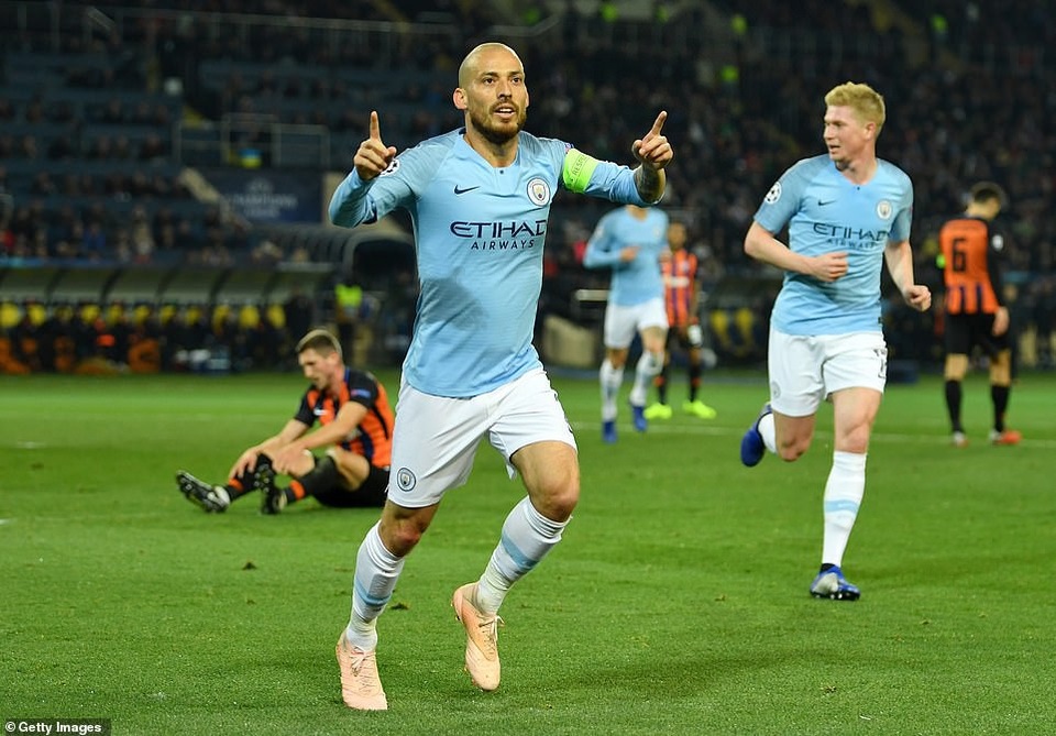 Man City thắng tưng bừng trên sân của Shakhtar - 1
Silva ăn mừng sau khi mở tỉ số trận đấu