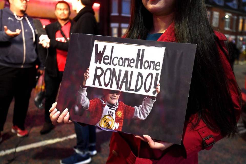 90 phút thất vọng cùng cực của Man Utd trước Juventus - 5
Cổ động viên Man Utd vẫn yêu mến C.Ronaldo bất chấp anh sẽ ở bên kia chiến tuyến