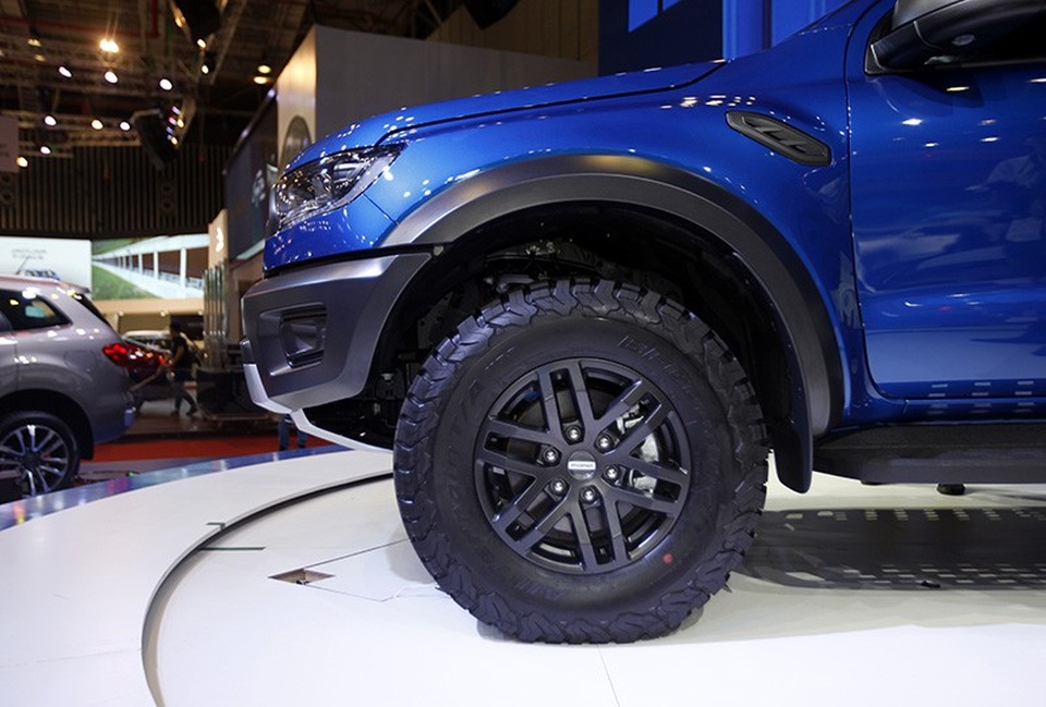 Ford Ranger Raptor chốt giá gần 1,2 tỉ đồng - 7 Ford Ranger Raptor chốt giá gần 1,2 tỉ đồng - 7