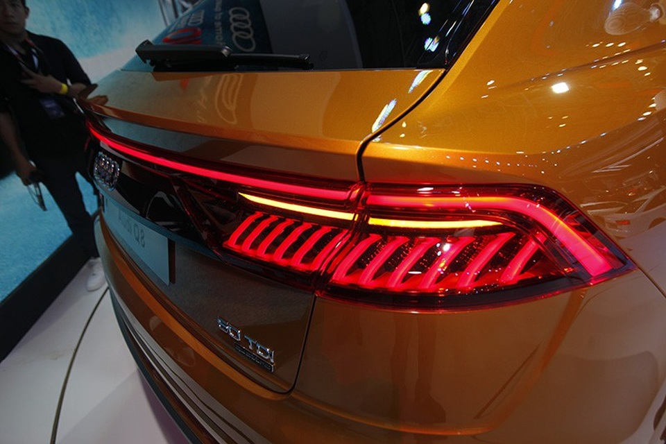 Diện kiến tân binh Q8 tại gian hàng của Audi tại Triển lãm Ôtô Việt Nam 2018 - 6
Đèn hậu ngôn ngữ kỹ thuật số