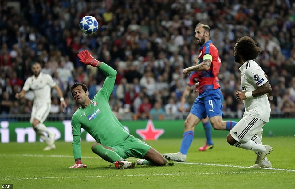 Real Madrid tìm lại mạch chiến thắng tại Champions League - 4
Trận đấu diễn ra với tốc độ cao và khá căng thẳng