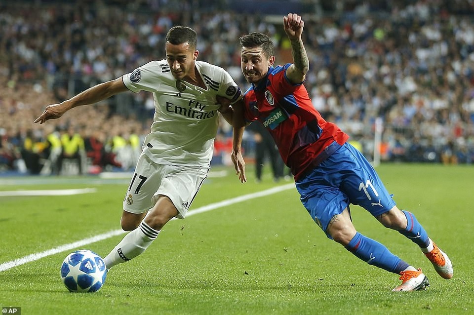 Real Madrid tìm lại mạch chiến thắng tại Champions League - 7
Lucas Vazquez chơi năng nổ khi được xếp đá hậu vệ phải