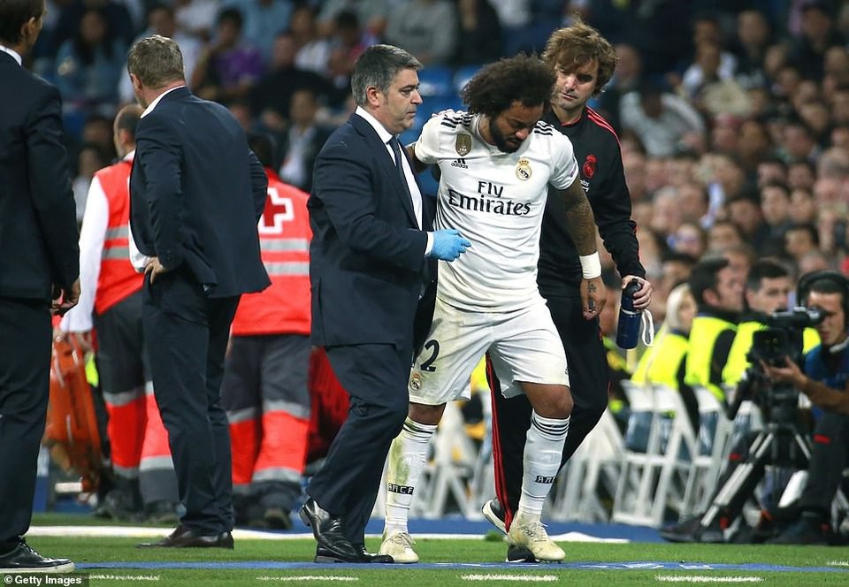 Real Madrid tìm lại mạch chiến thắng tại Champions League - 13
... dù sau đó anh phải rời sân do chấn thương