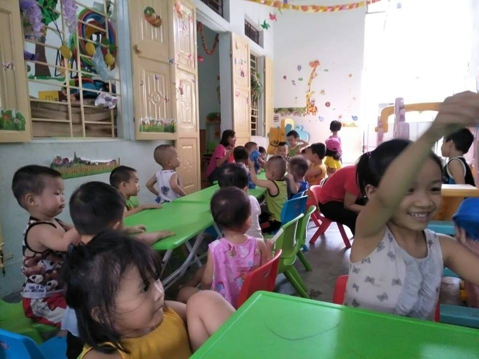 Nhóm lớp mầm non Thuận Chân IQ: Gia đình thứ hai của trẻ - 5 Trẻ thoải mái vui chơi phát triển về trí tuệ thể chất tại một Nhóm lớp mầm non Thuận Chân IQ.