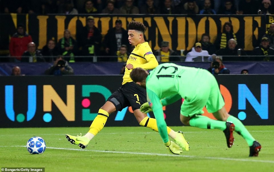 Dortmund 4-0 Atletico: Cú sốc lớn với HLV Simeone - 9 
Sancho ghi bàn thắng nâng tỷ số lên 3-0 cho Dortmund ở phút 84