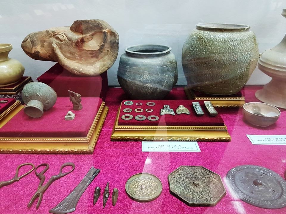 Chiêm ngắm những cổ vật hiếm thấy qua các thời kỳ ở Việt Nam - 8 Sưu tập tiền, đồ gia dụng qua các thời kỳ.