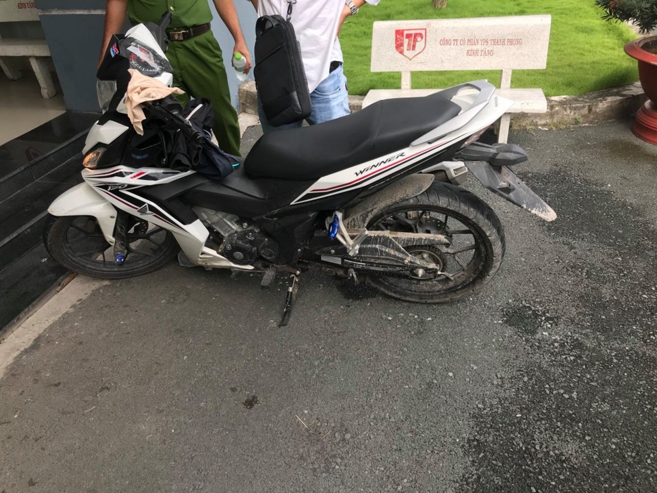 Nghi phạm sát hại tài xế GrabBike chỉ vì mê chiếc xe tay côn - 2 Chiếc xe máy tang vật công an đã thu hồi