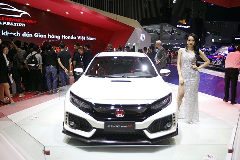 Từ xe đua F1 đến "tí hon" Brio - Honda mang "cả thế giới" đến Vietnam Motor Show 2018 - 1 Từ xe đua F1 đến "tí hon" Brio - Honda mang "cả thế giới" đến Vietnam Motor Show 2018 - 1