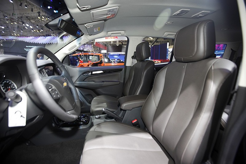 Perfect Black - Gói phụ kiện cá tính cho Chevrolet Trailblazer - 7 Perfect Black - Gói phụ kiện cá tính cho Chevrolet Trailblazer - 7