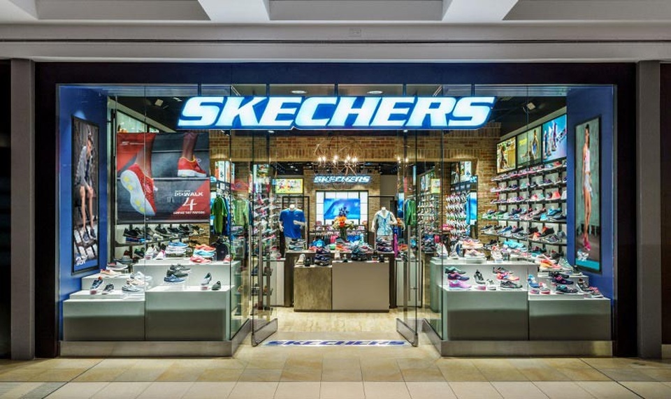 Hàng loạt công ty tính rút khỏi Trung Quốc sau đòn trừng phạt của Mỹ - 4 Giám đốc hãng giày Skechers tuyên bố đủ khả năng rời khỏi Trung Quốc (Ảnh: Skechers)