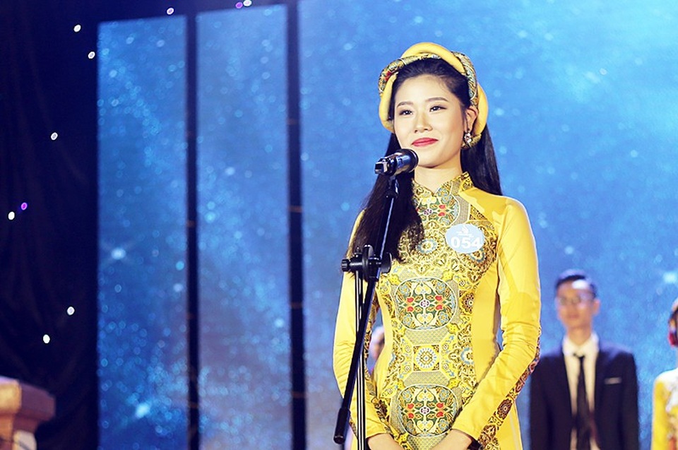 
Là người đầu tiên trả lời câu hỏi ứng xử, Quỳnh Mai tự tin đưa ra quan điểm của mình.
